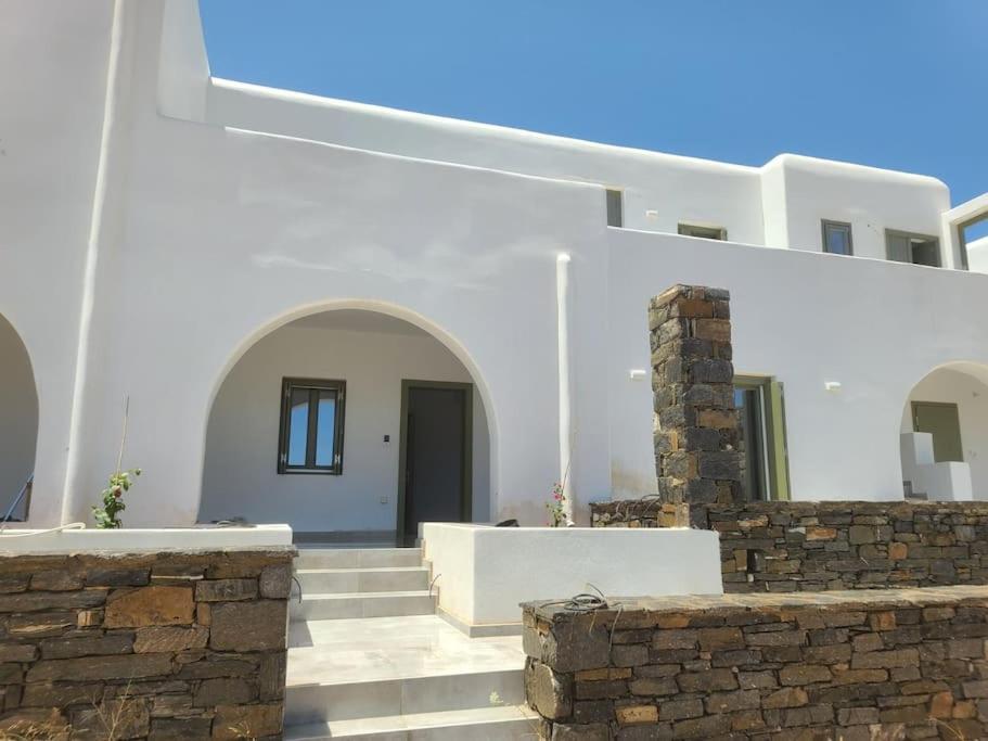 Nostalgia Ambelas Paros Seaside Apartments view 3