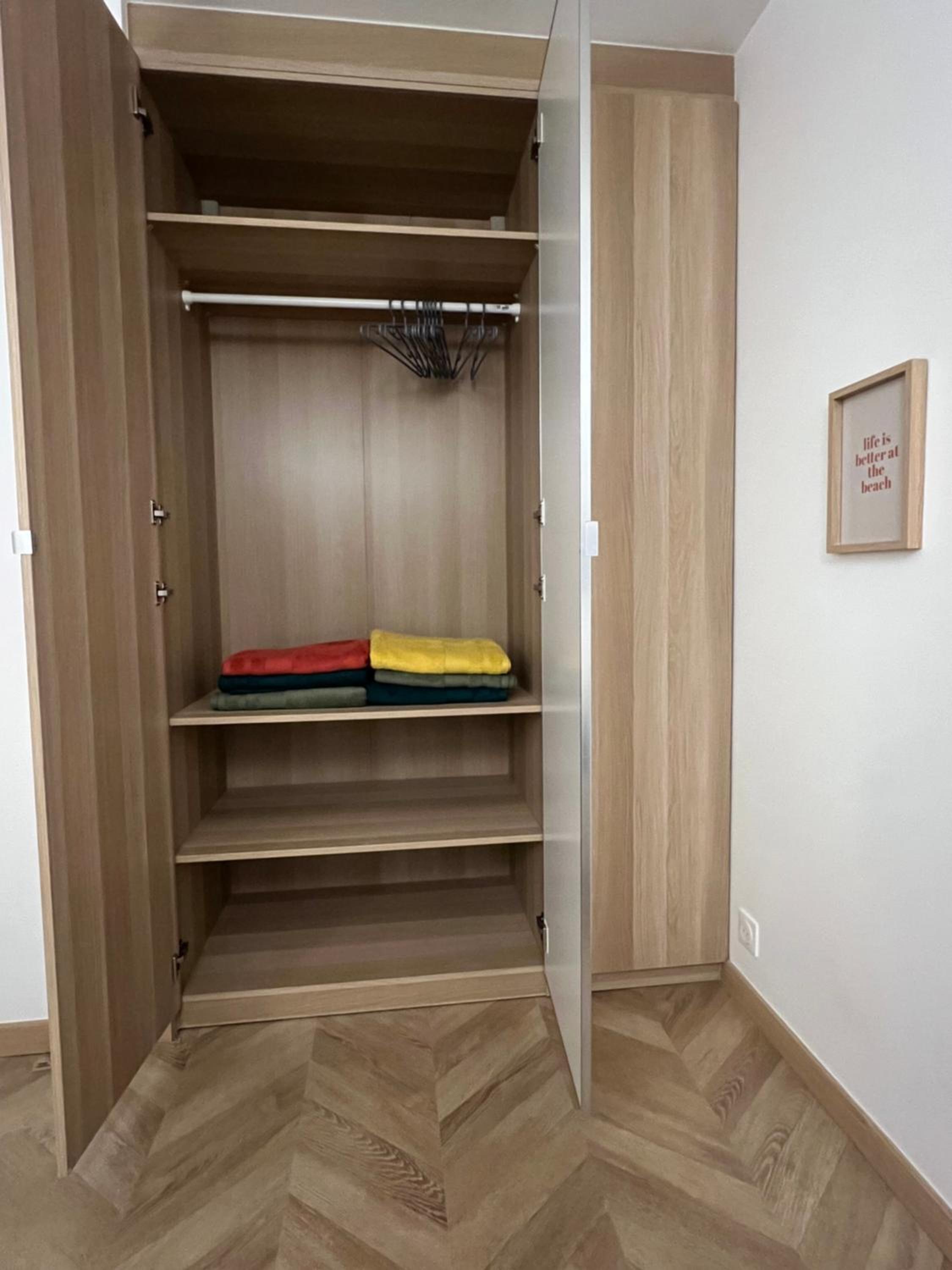 PARIS-MONTROUGE Magnifique appartement 3 pièces de 78m2 avec PARKING - très cosy pour 1 - 6 personnes refait à NEUF -ENTIRE APARTMENT LUXURIOUS AND WARM -M
