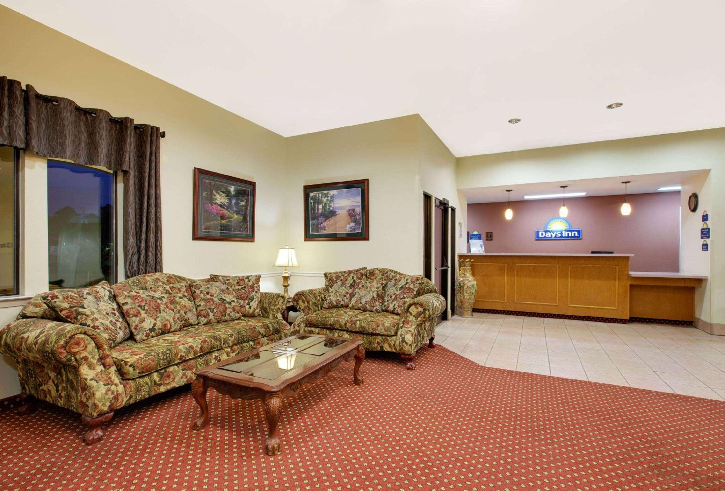 Hotel Blue Fairfield TX view 3
