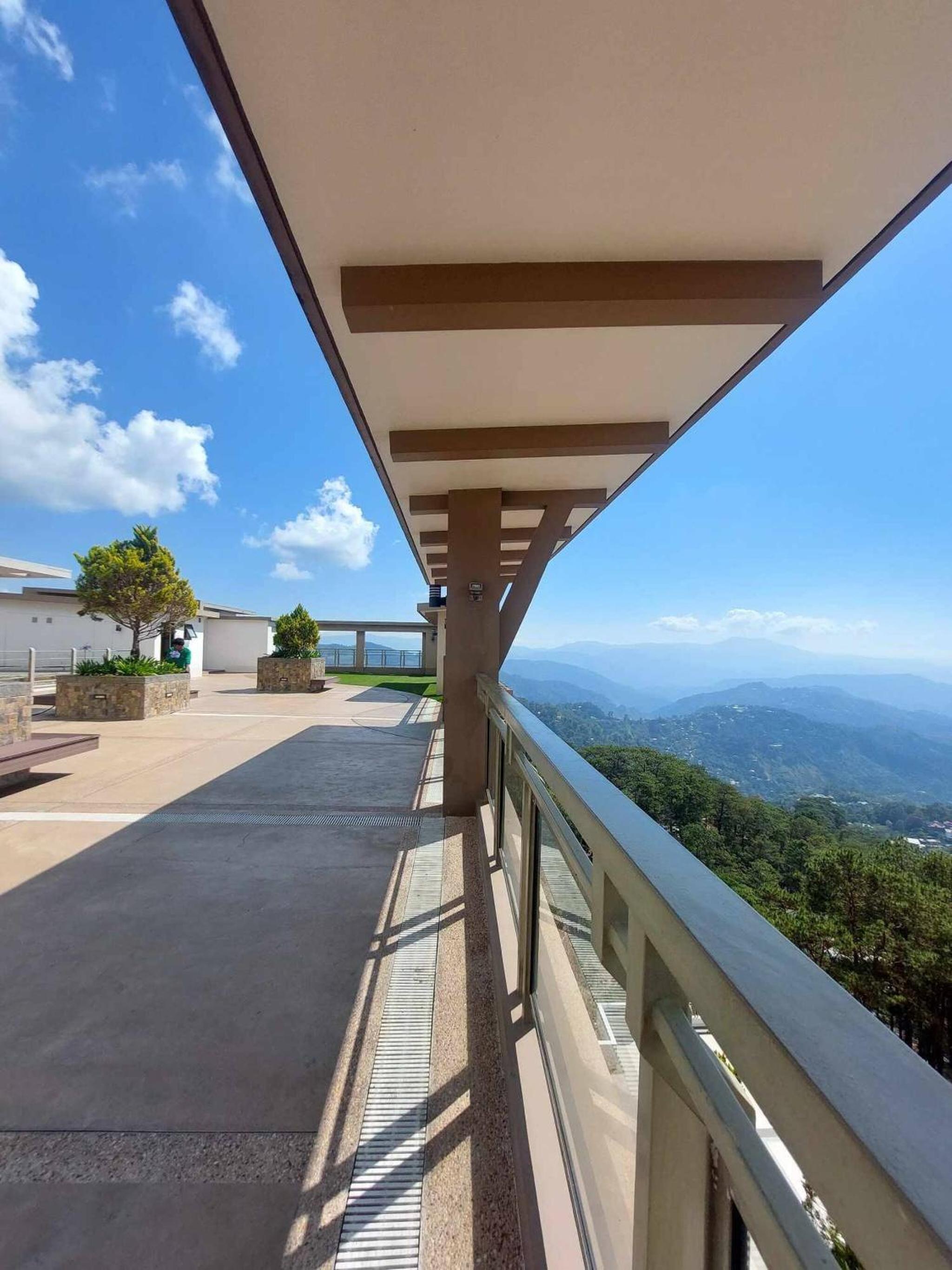 Serene Premier Cozy Condo with Balcony, 2BR Parking Outlook Drive Baguio view 4