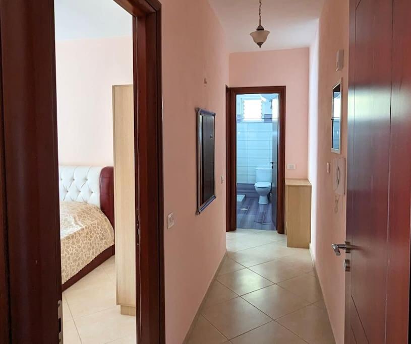 Shared Apt- private room with 2 beds