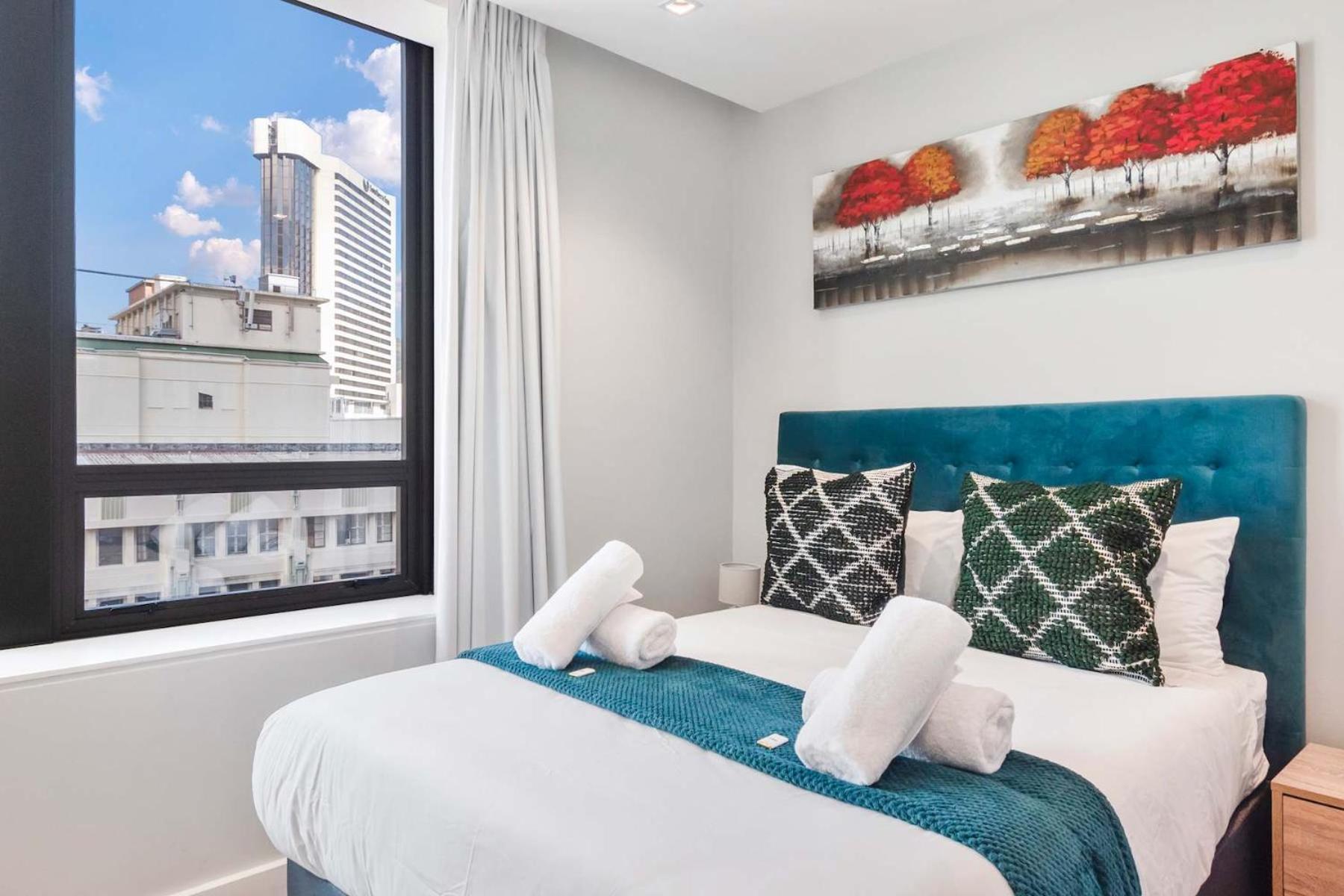 Foreshore Place Studio with Table Mountain Views view 2