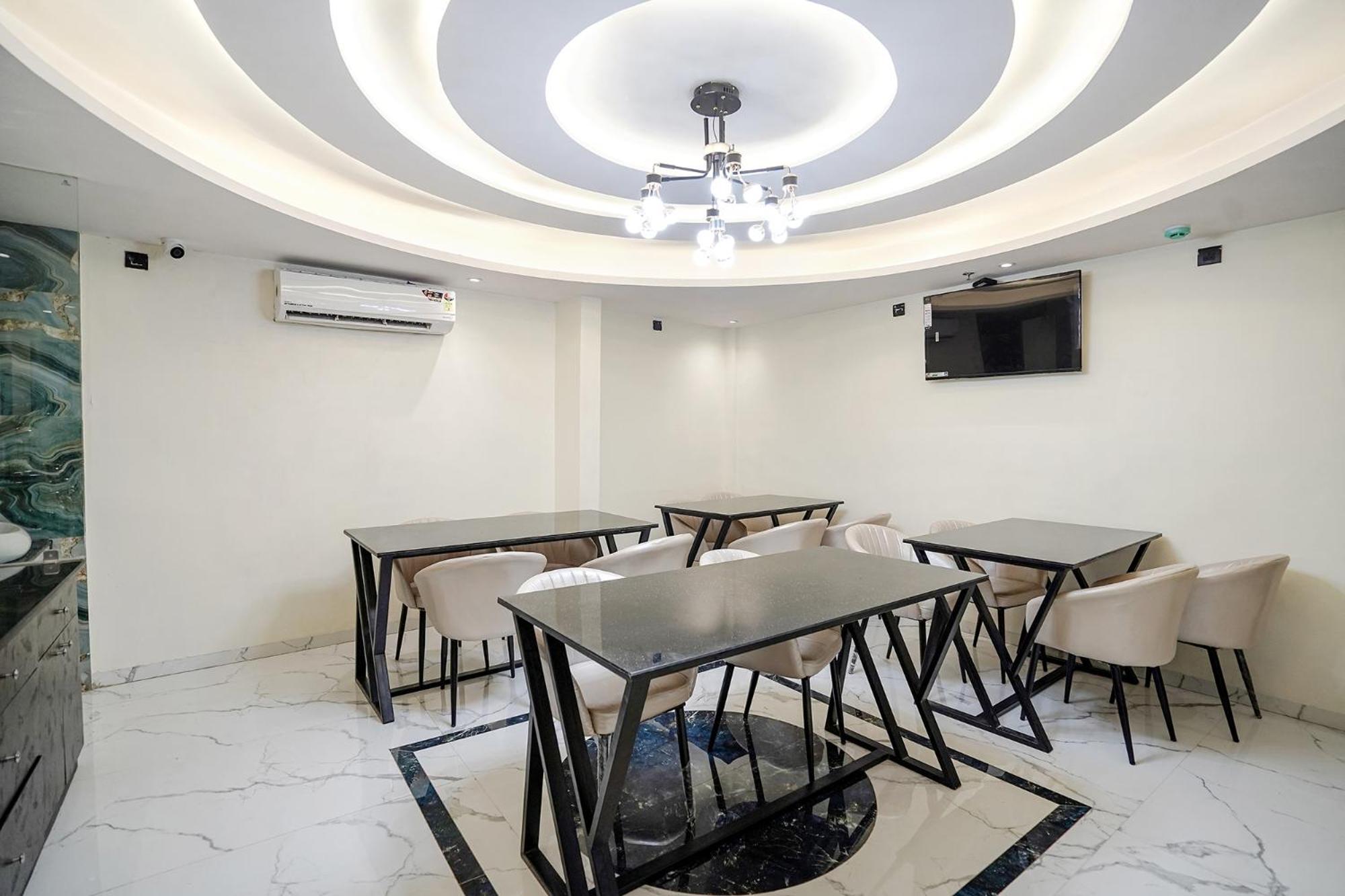 FabHotel Well Back — Mumbai