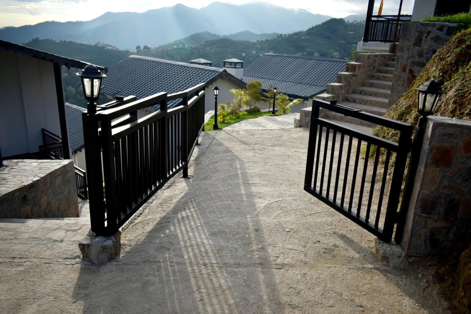 Country Inn Mukteshwar view 2