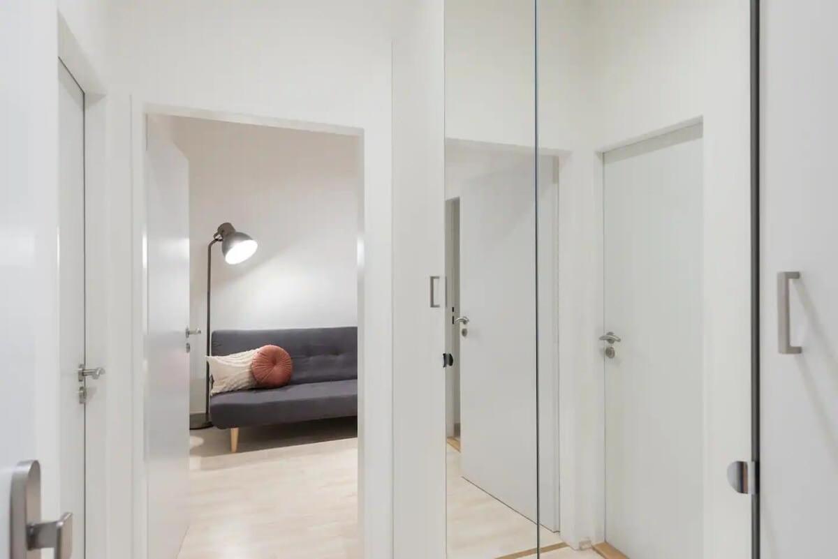 Vast Central Old Town Studio For 3