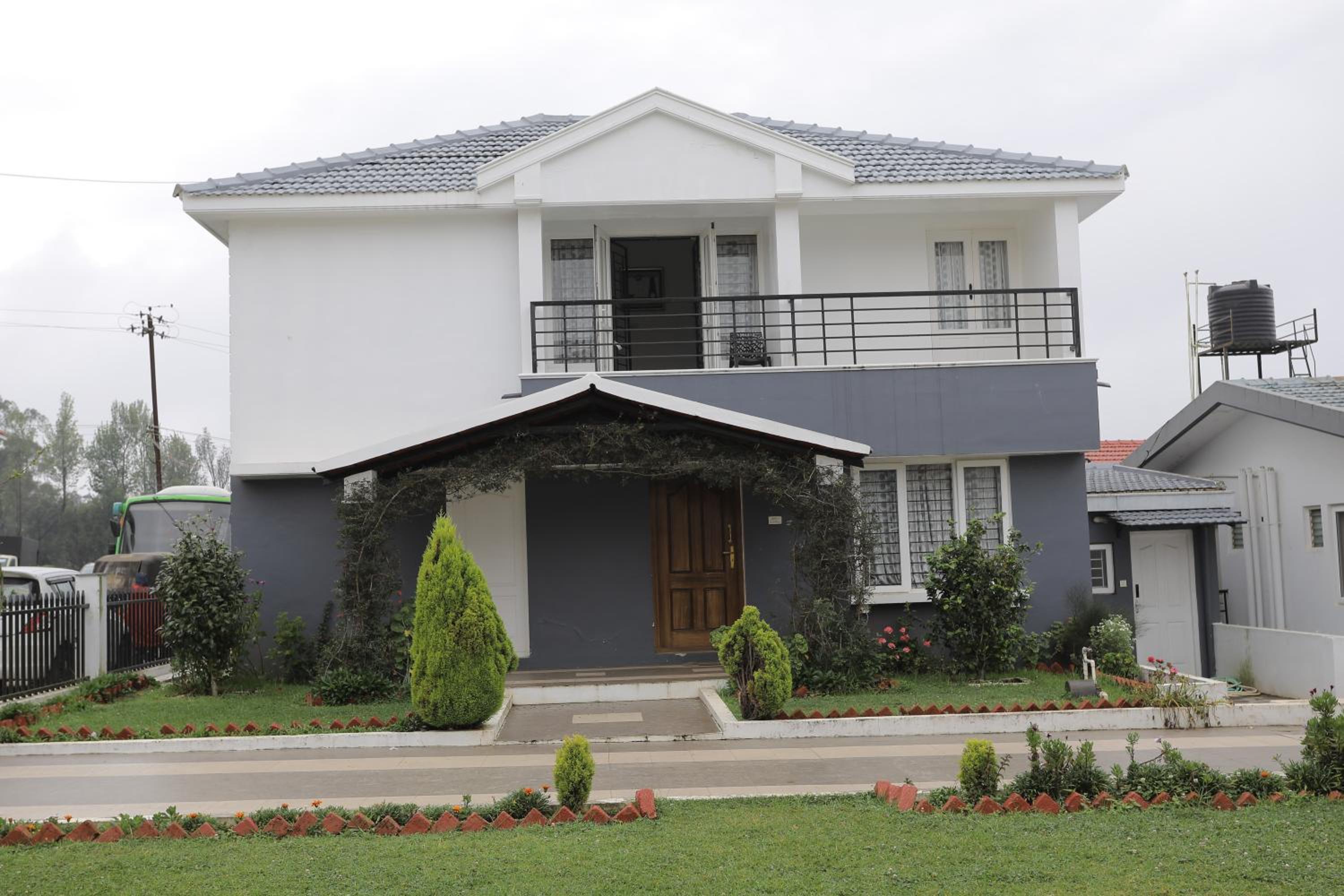 Roseland Premium Villa Ooty by LexStays view 2