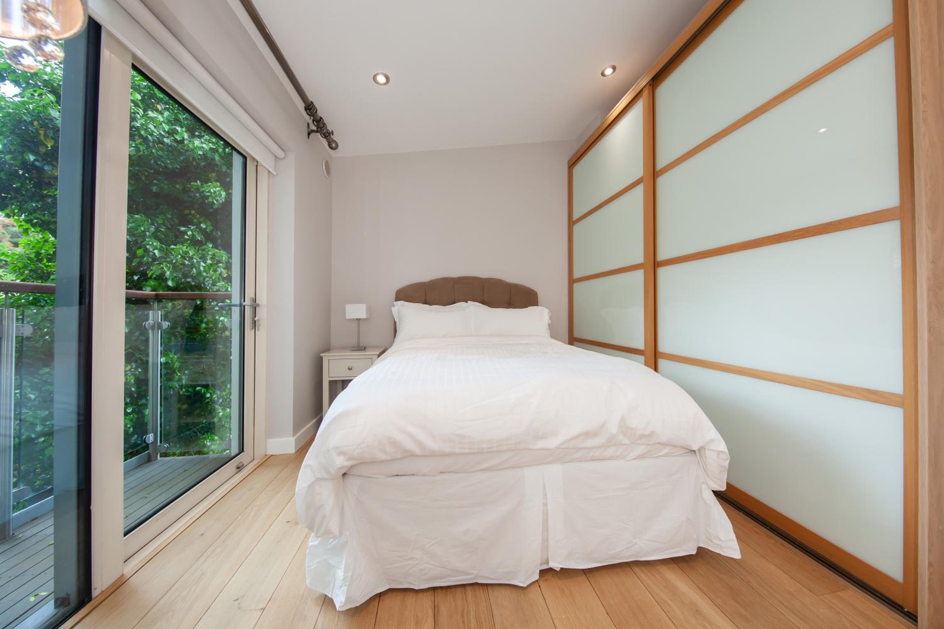 Aviva Stadium- Sleeps6- KingBeds- OffStreetParking