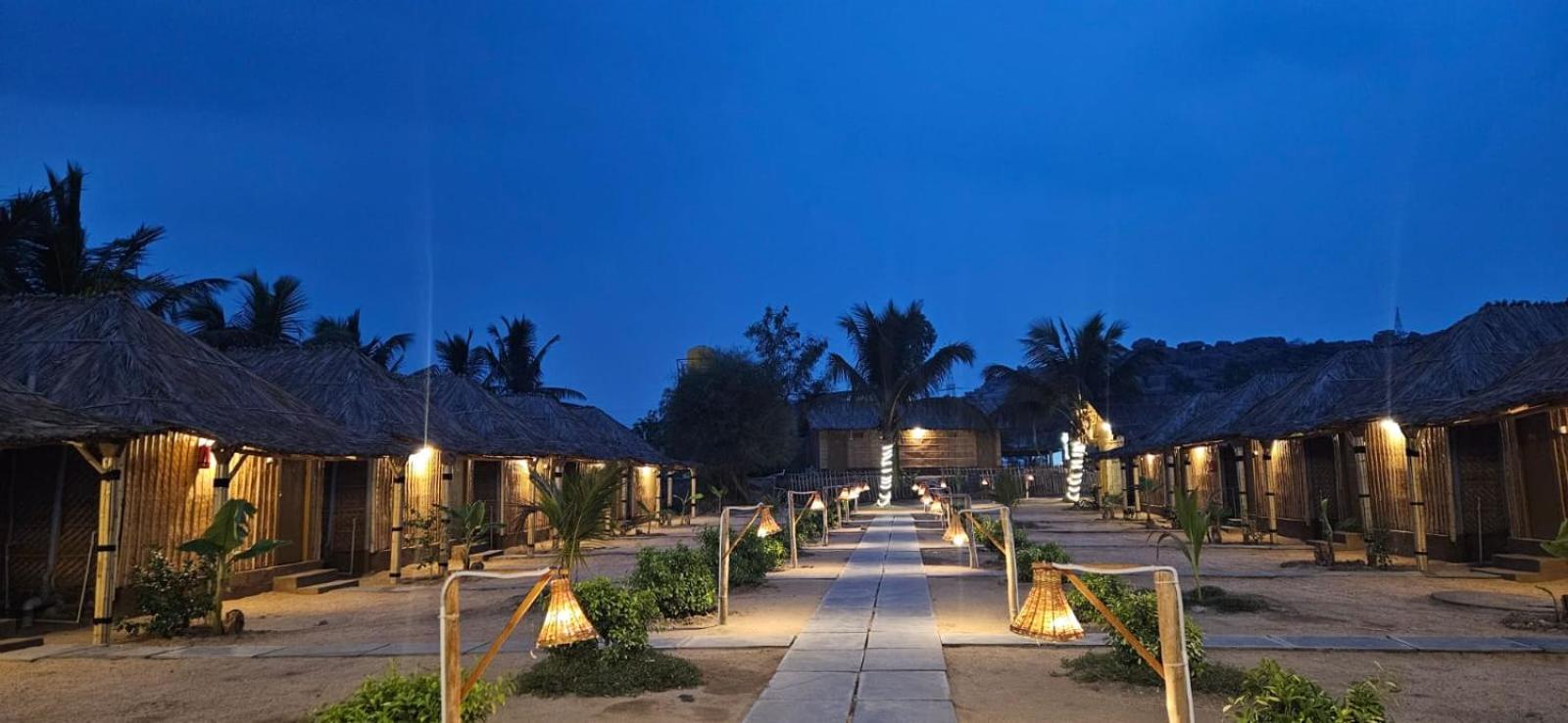 The King On The Rocks Resort Hampi