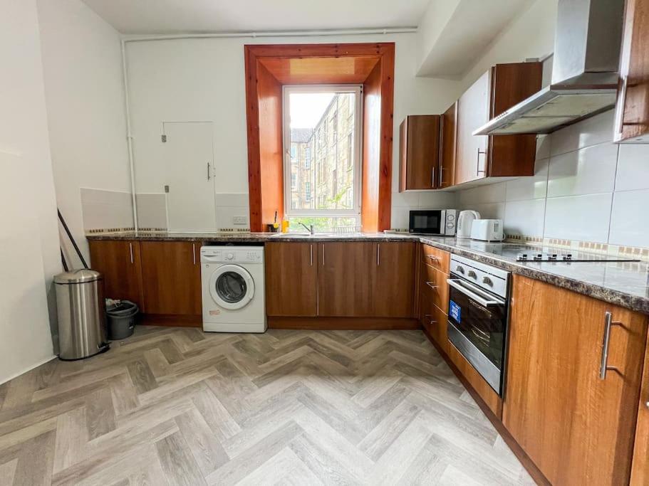 2 Bed Flat - Street Parking view 2