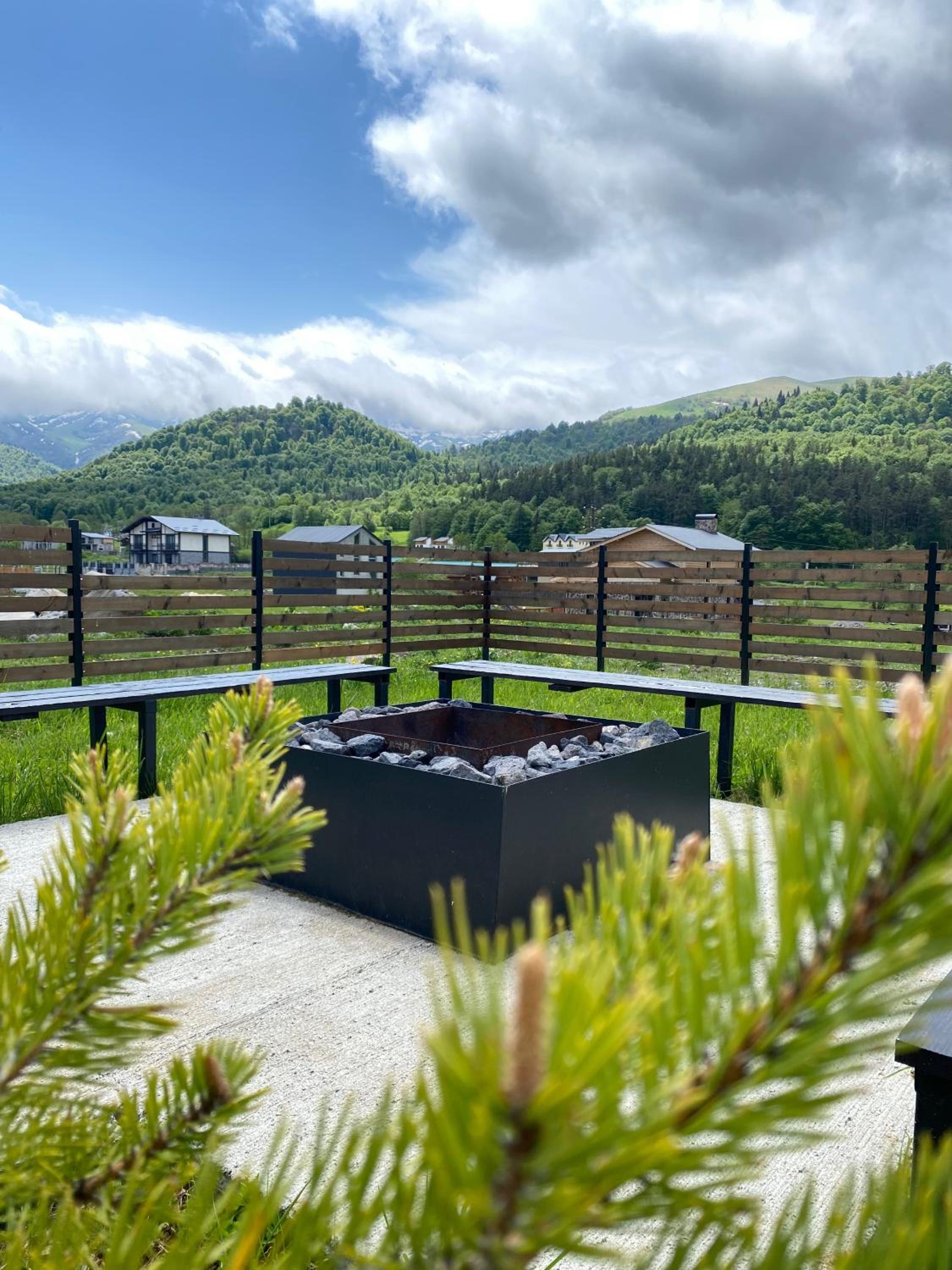 TwinSide Chalet Bakuriani