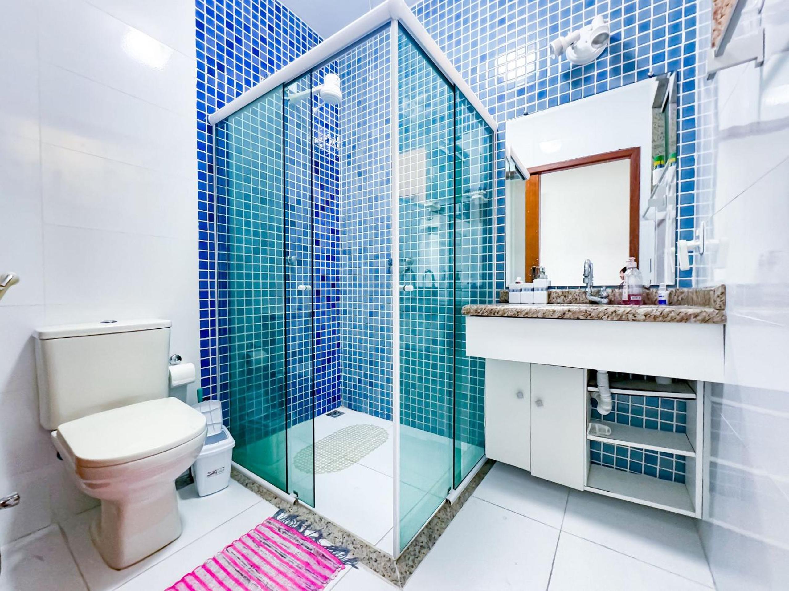 Casarão e piscina localização excelente | ROSF91