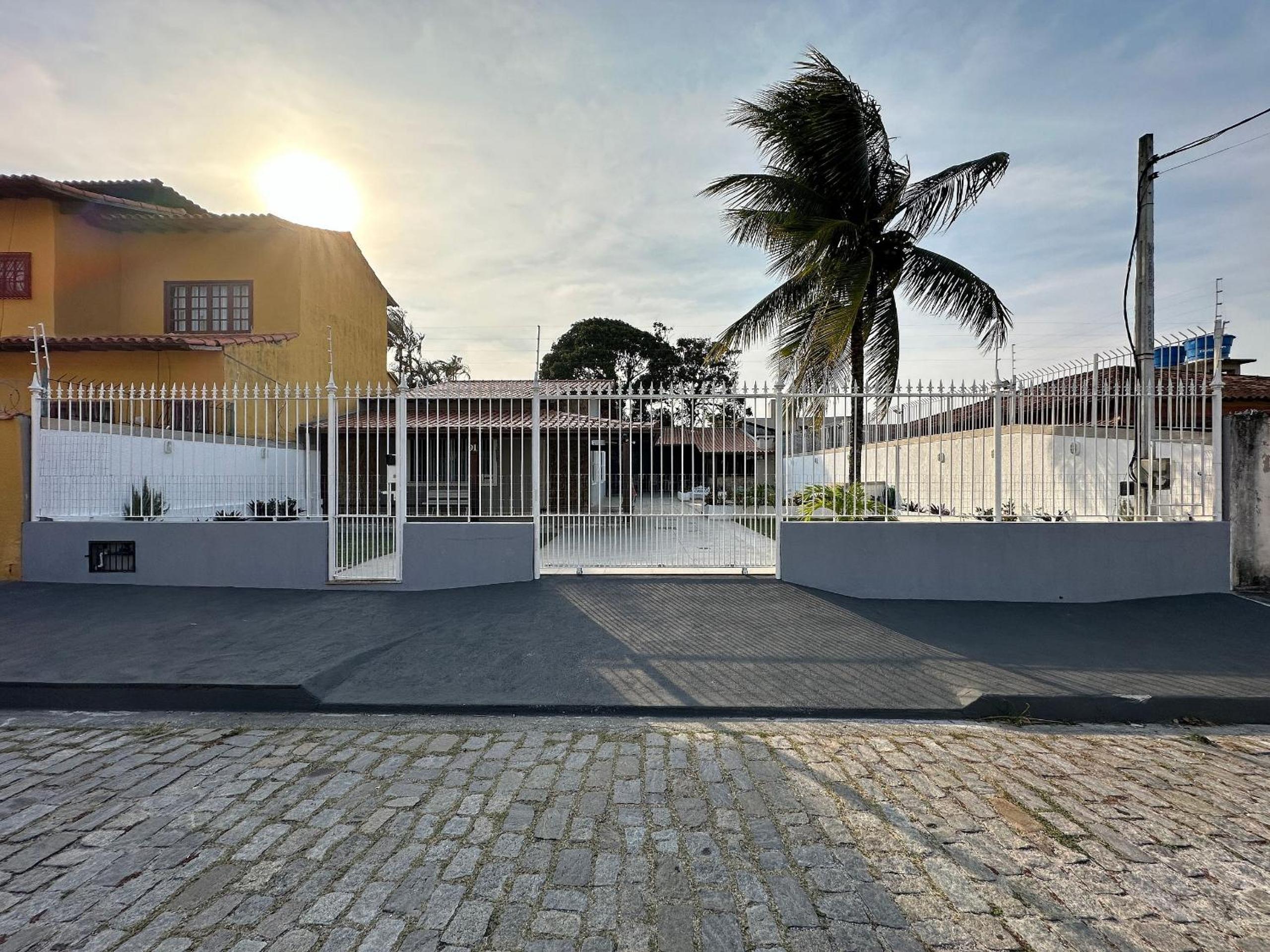 Casarão e piscina localização excelente | ROSF91