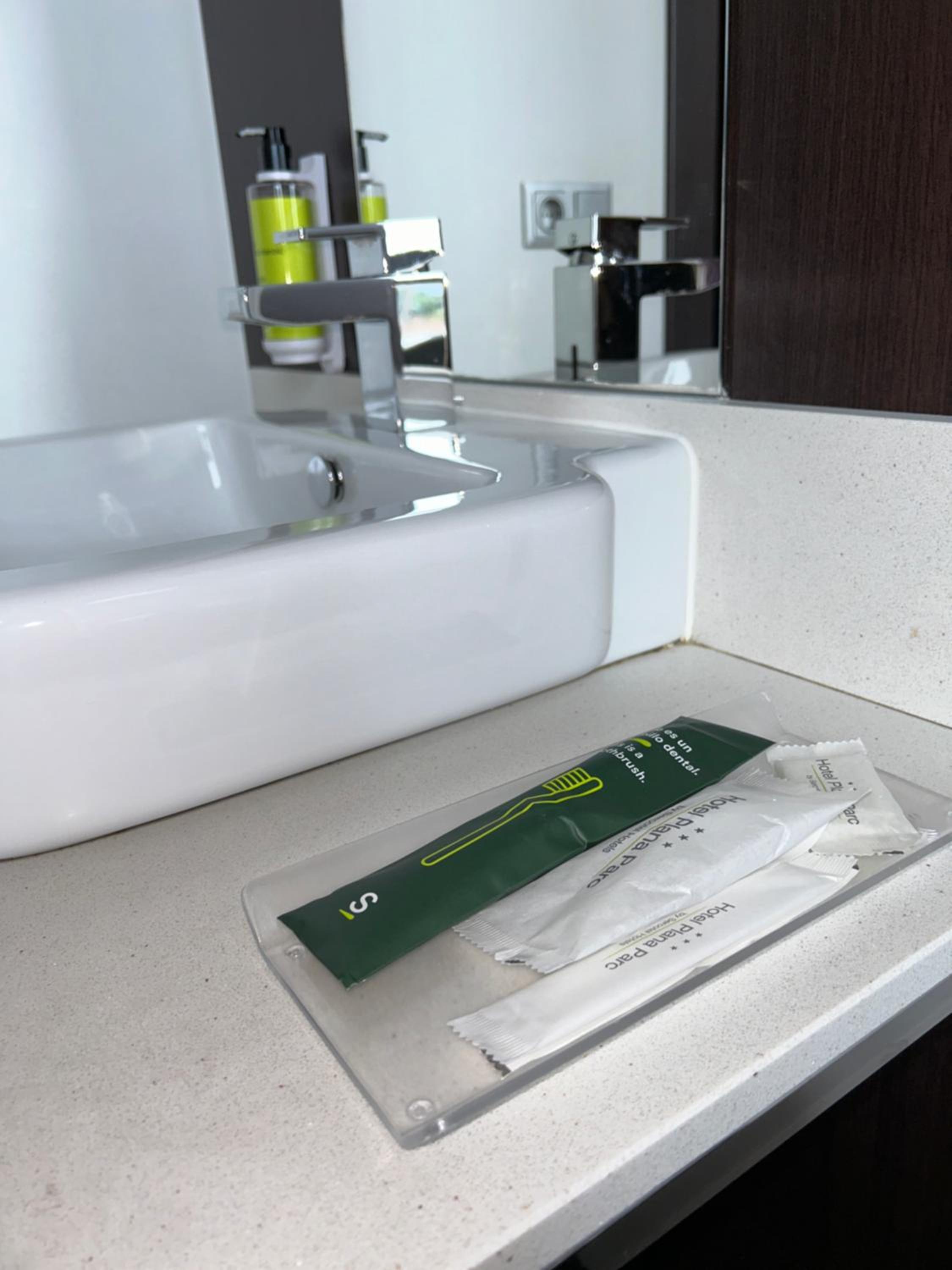 Hotel Sercotel Plana Parc - Image 5