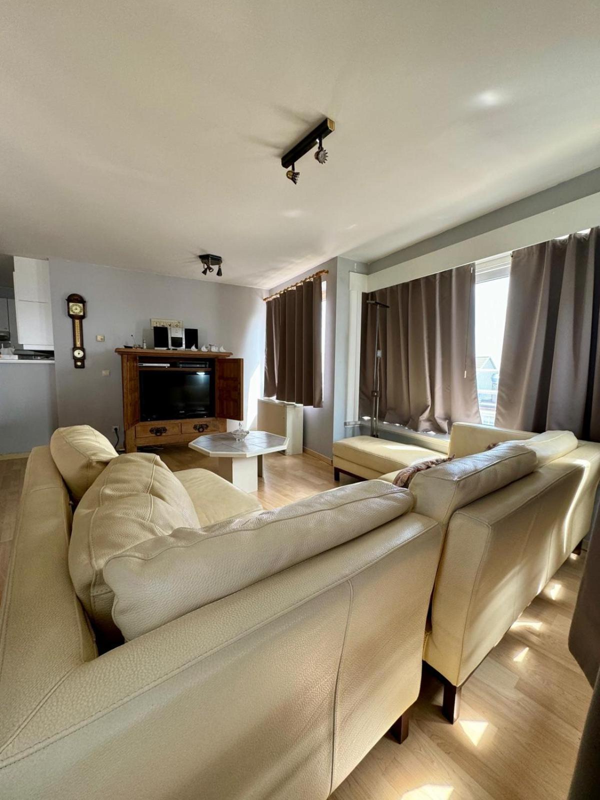 Ruim appartement met 3 slaapkamers naast het strand