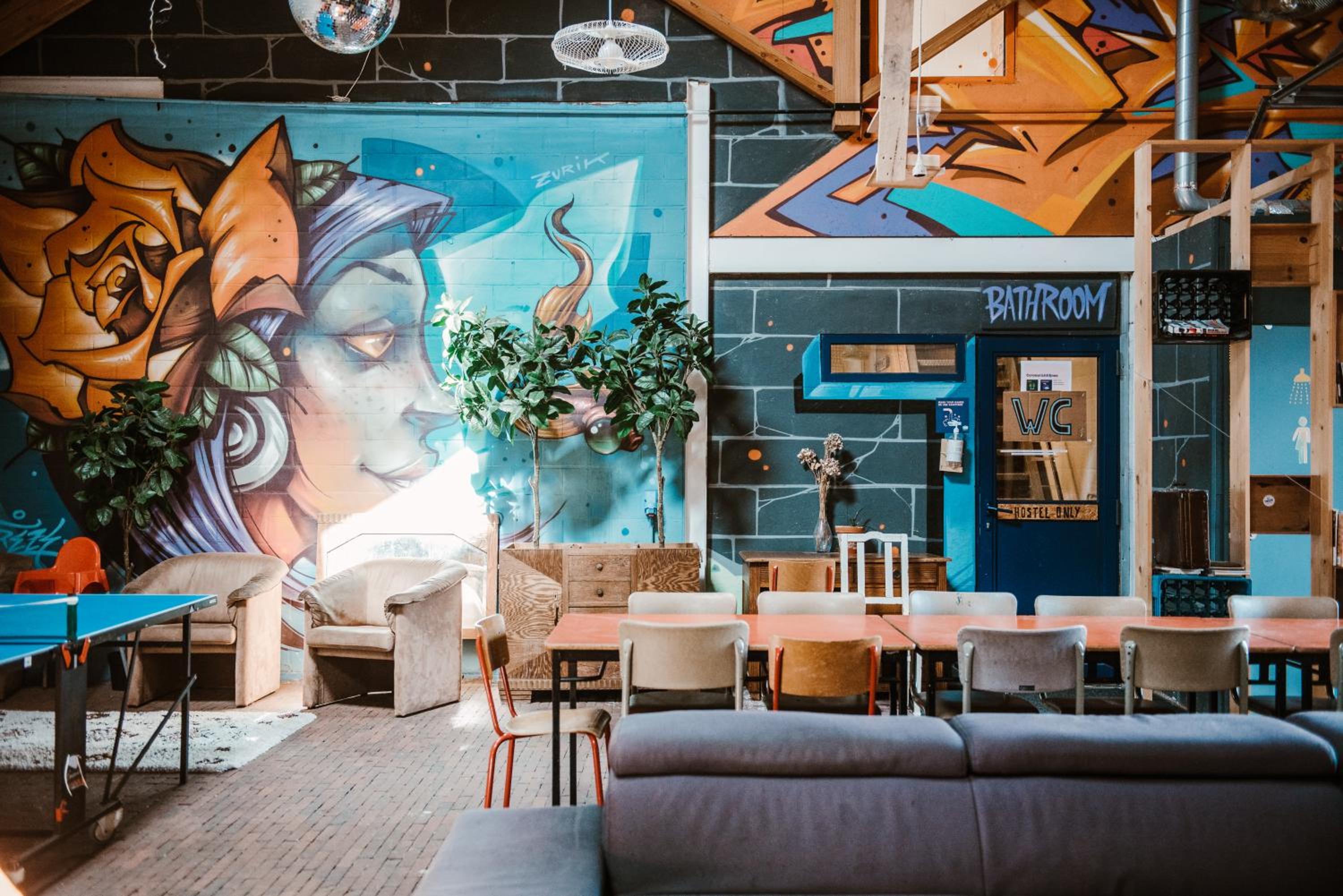 lounge