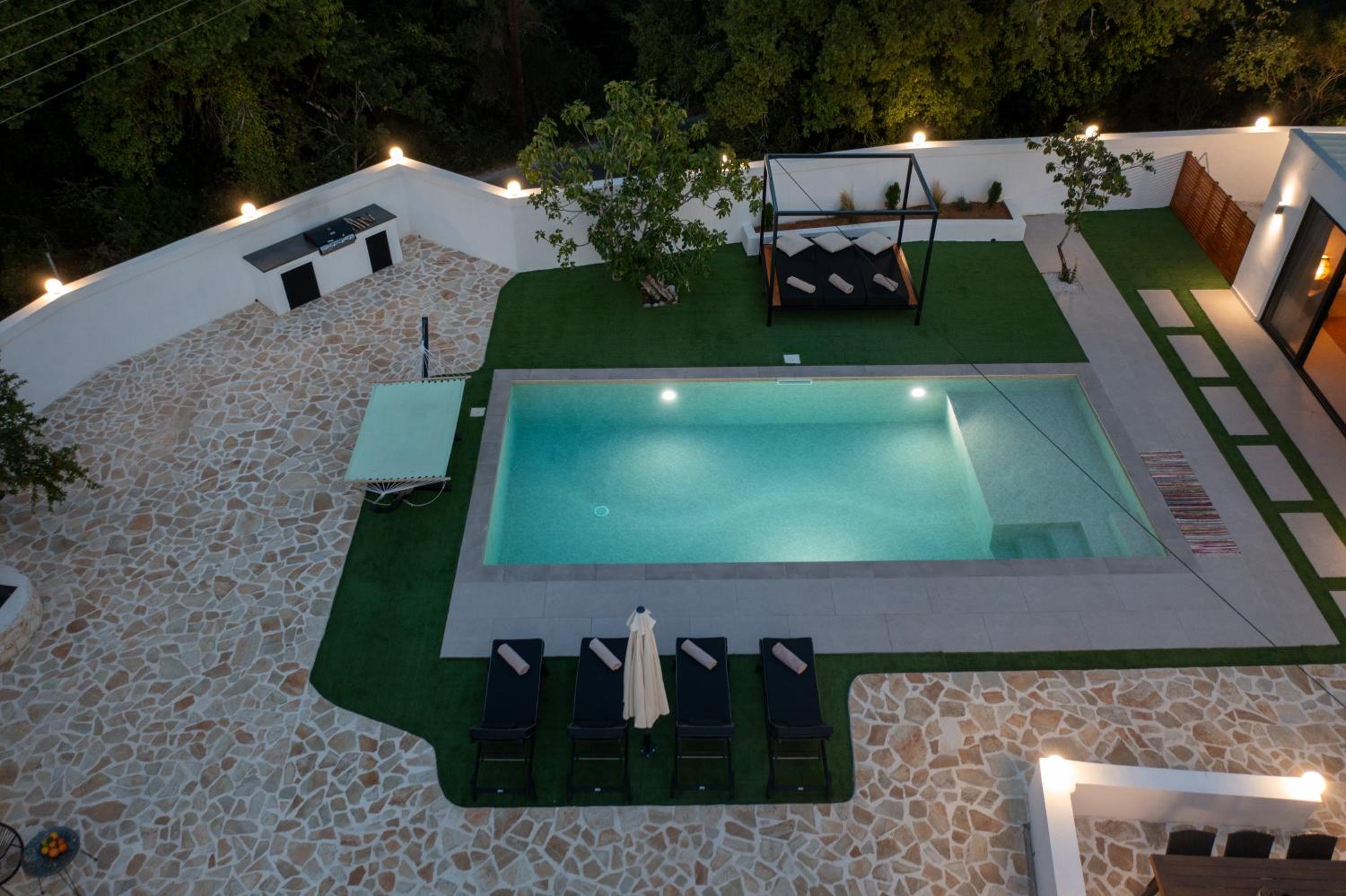 Faiakes Vacations - The Well House by IWAWI - Property Image 10