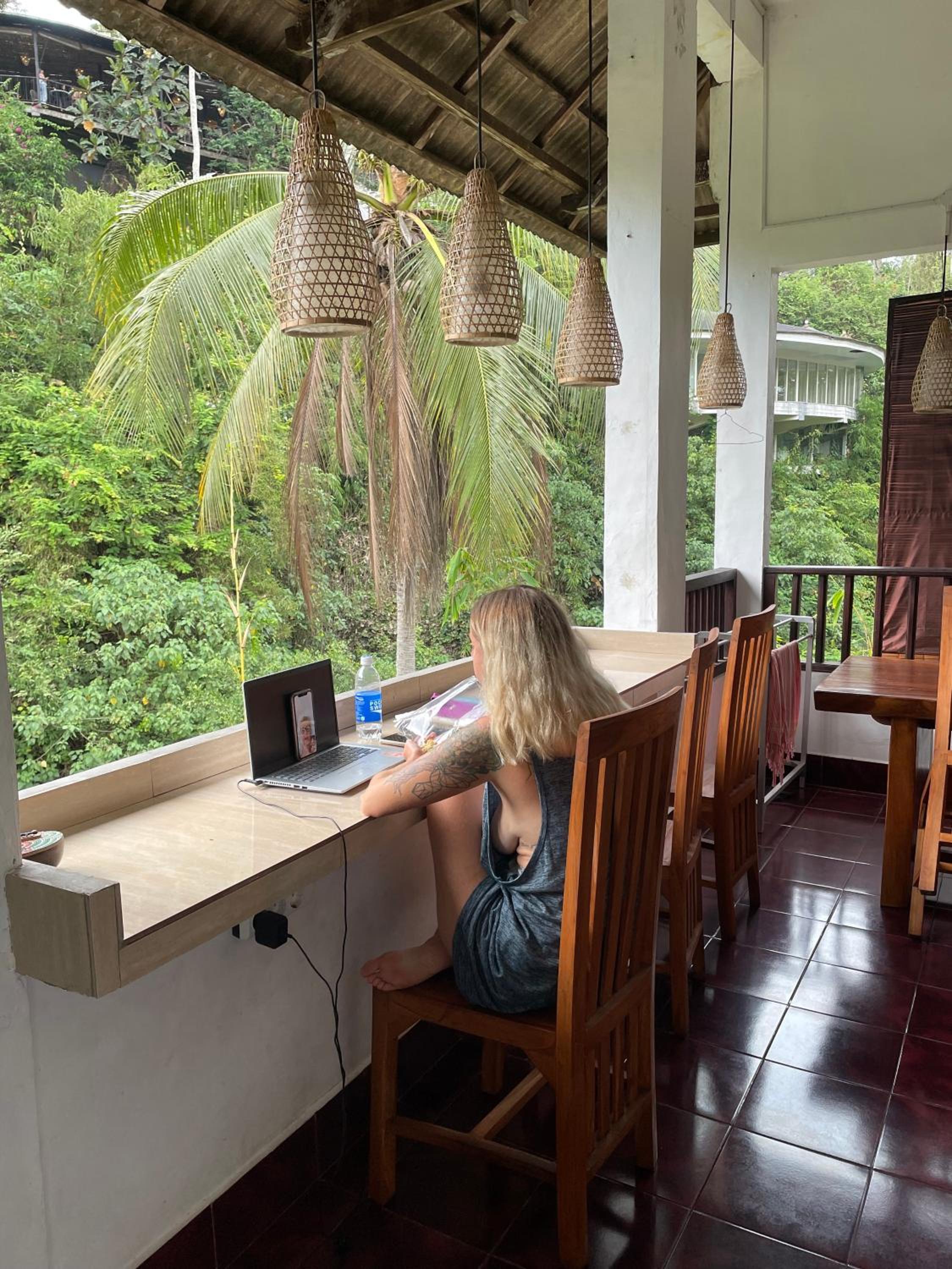 WW Backpackers - Image 1
