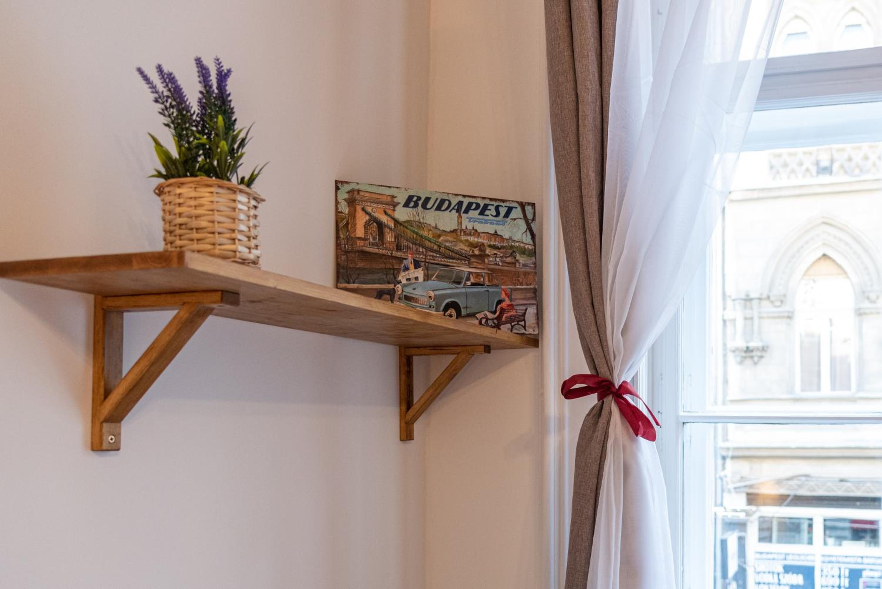 Viol ApARTment