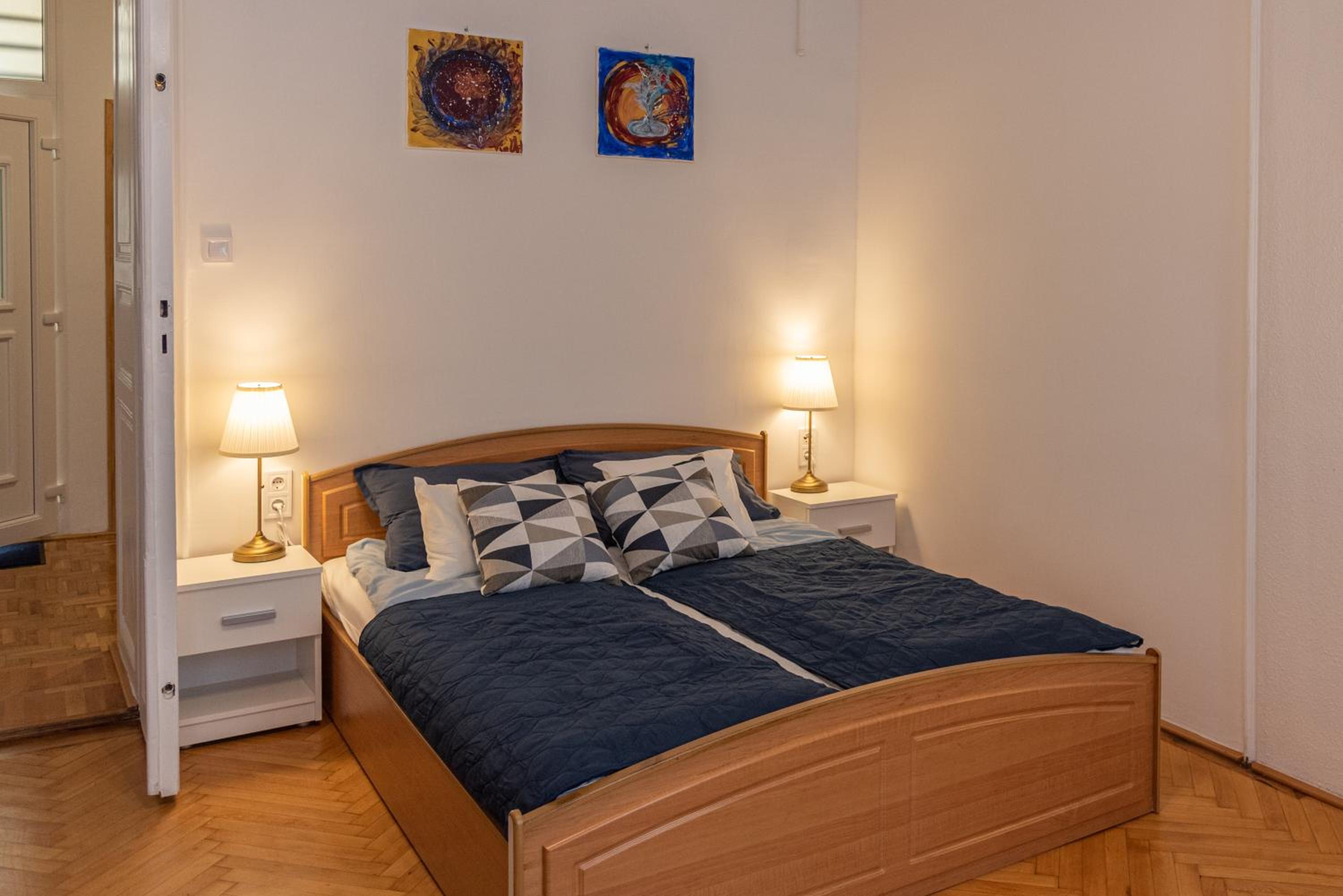 Viol ApARTment