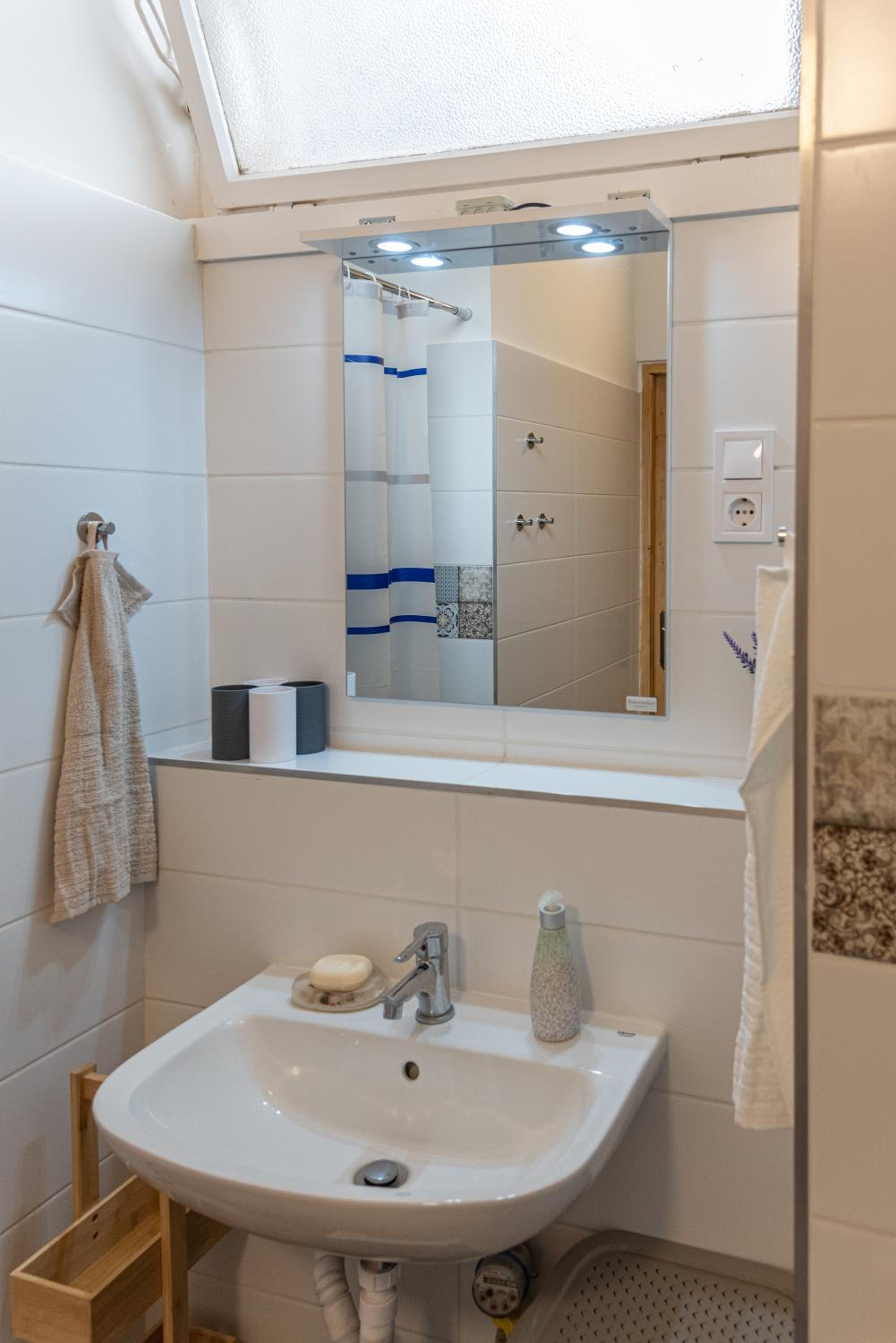 Viol ApARTment