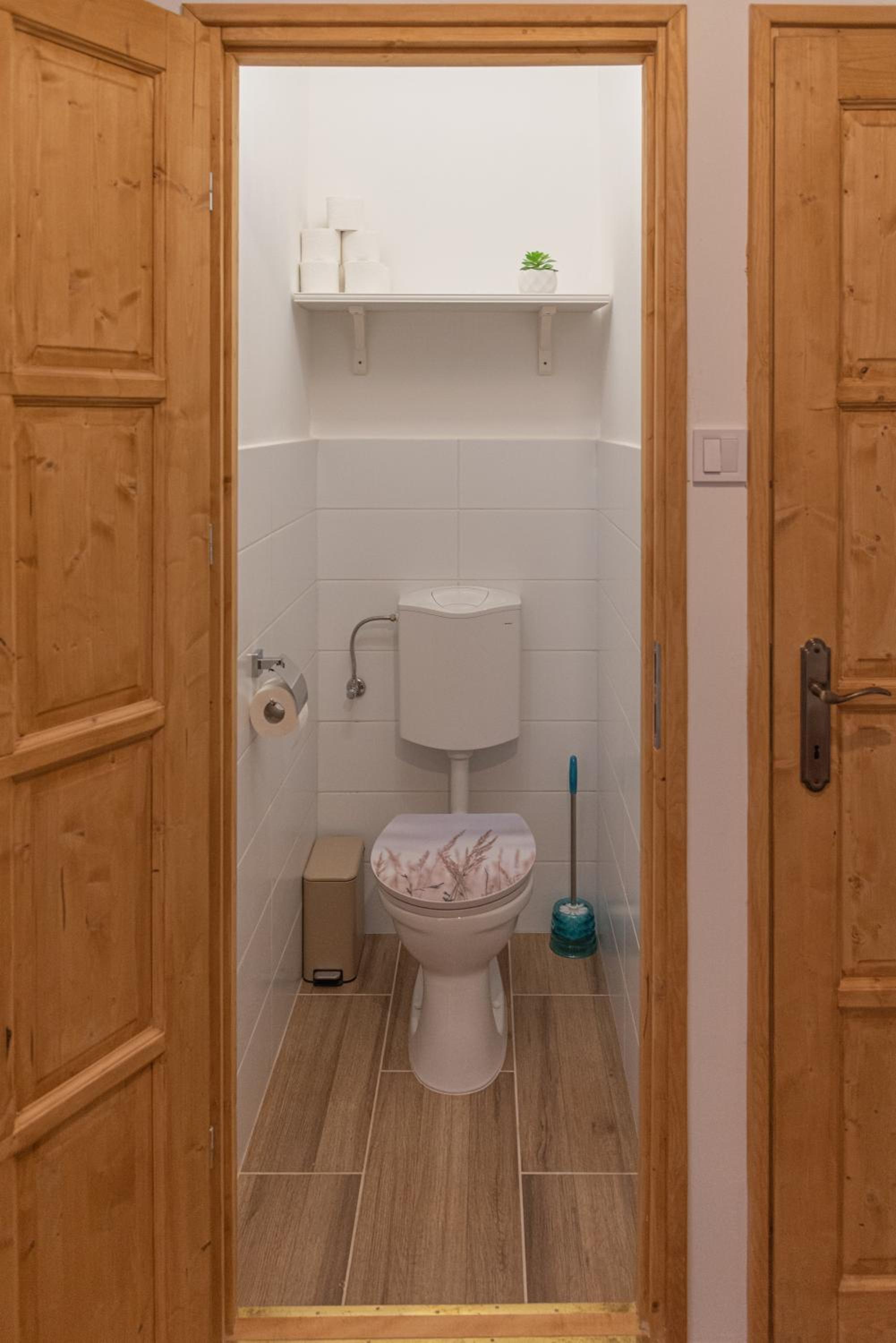 Viol ApARTment