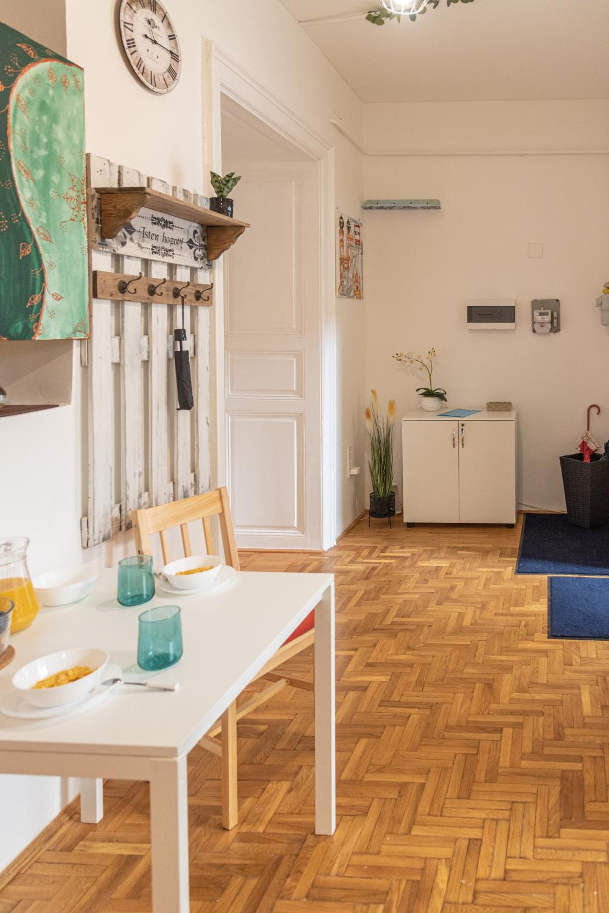 Viol ApARTment