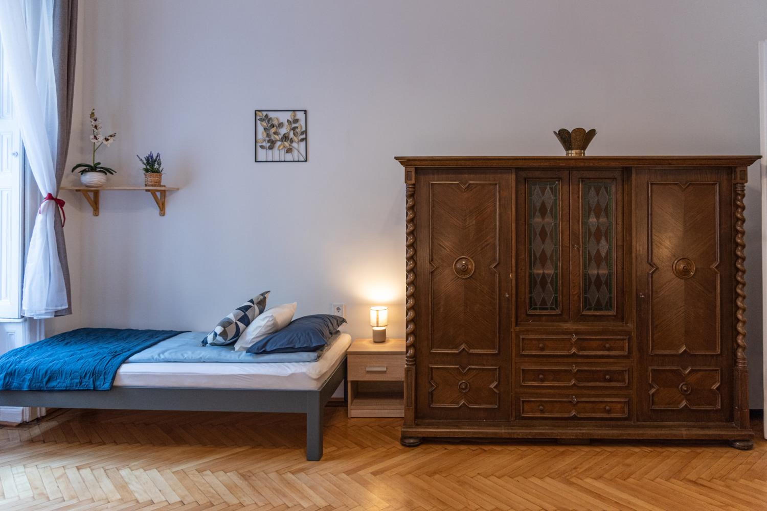 Viol ApARTment