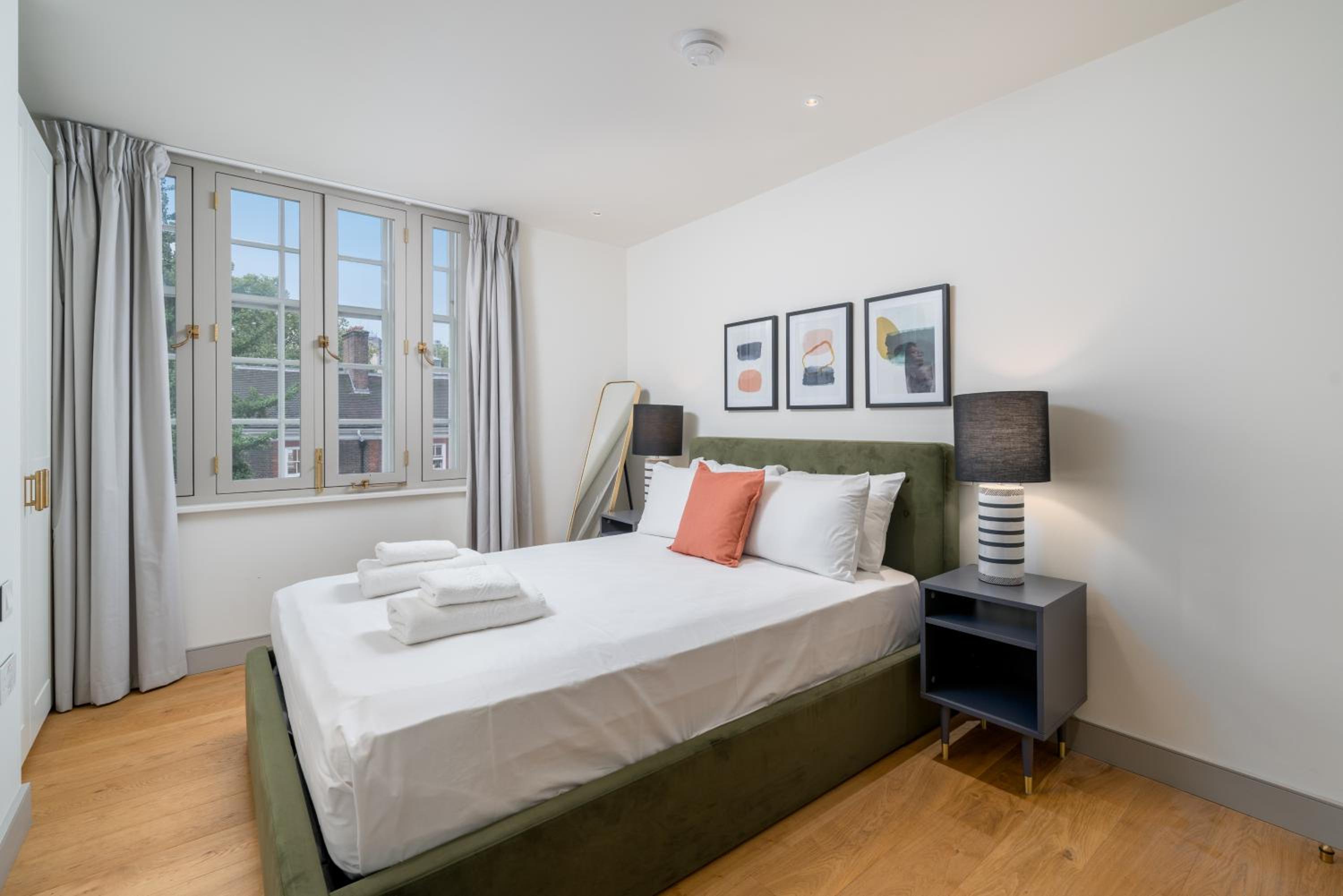Luxury flats near Big Ben and London Eye