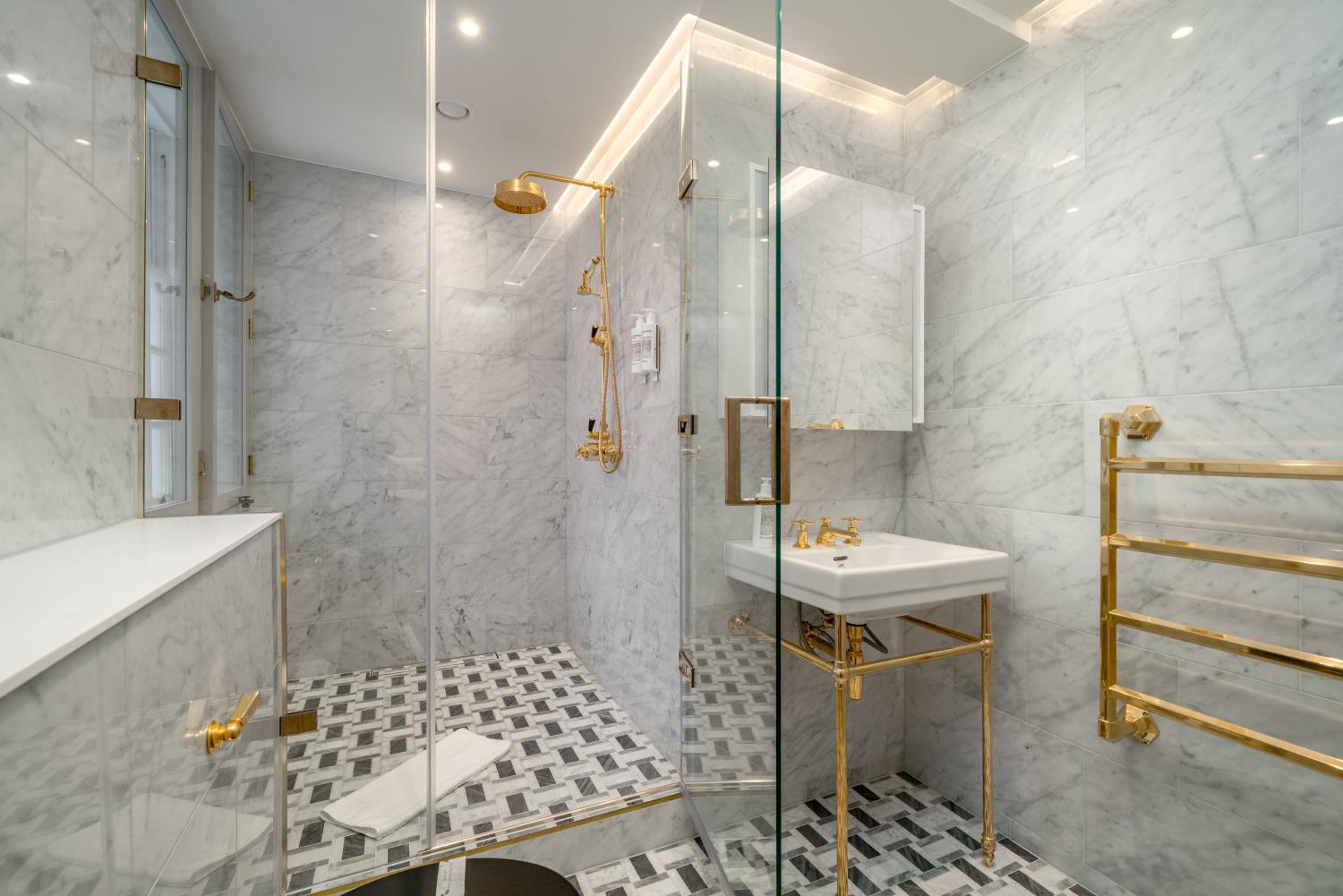 Luxury flats near Big Ben and London Eye