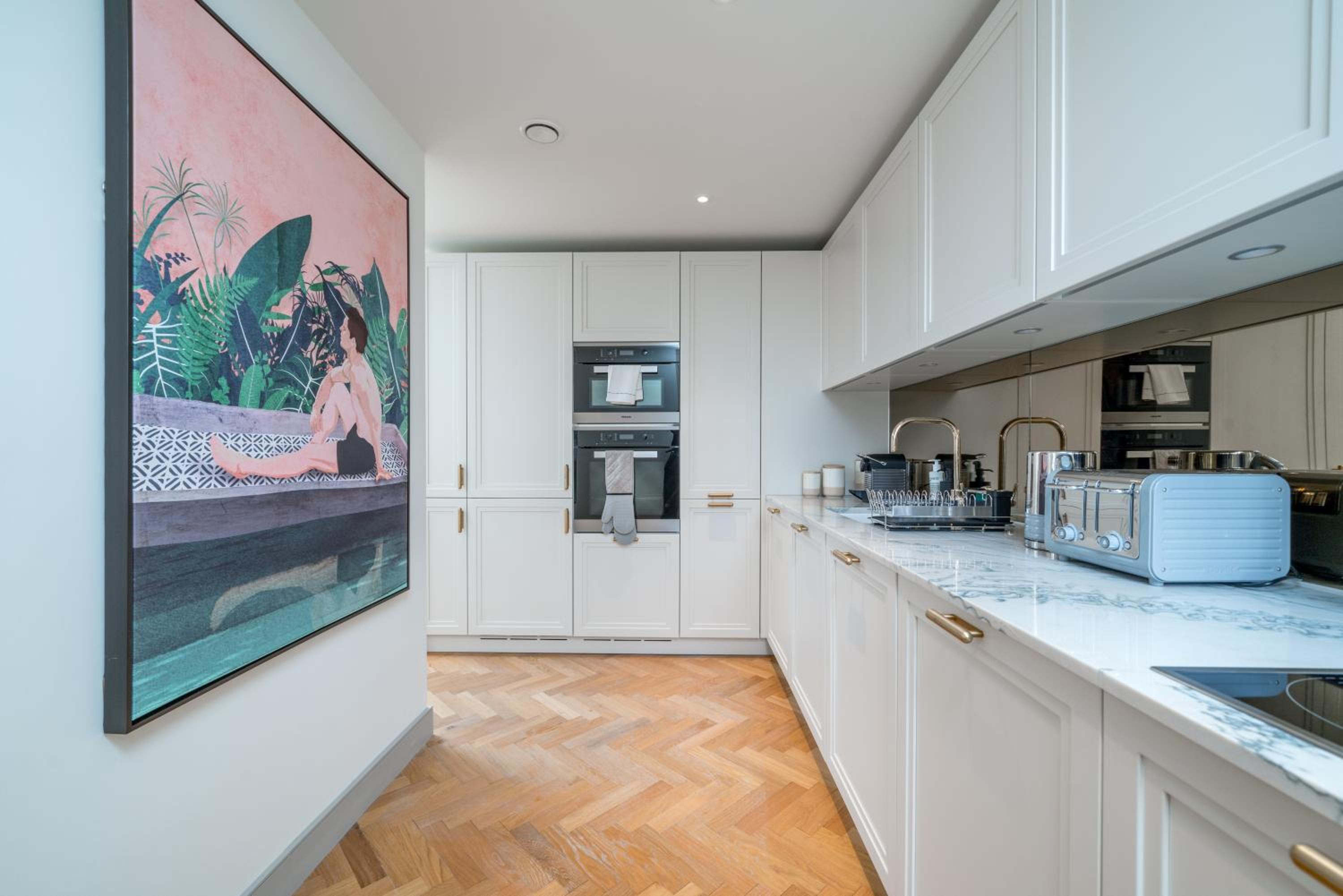 Luxury flats near Big Ben and London Eye