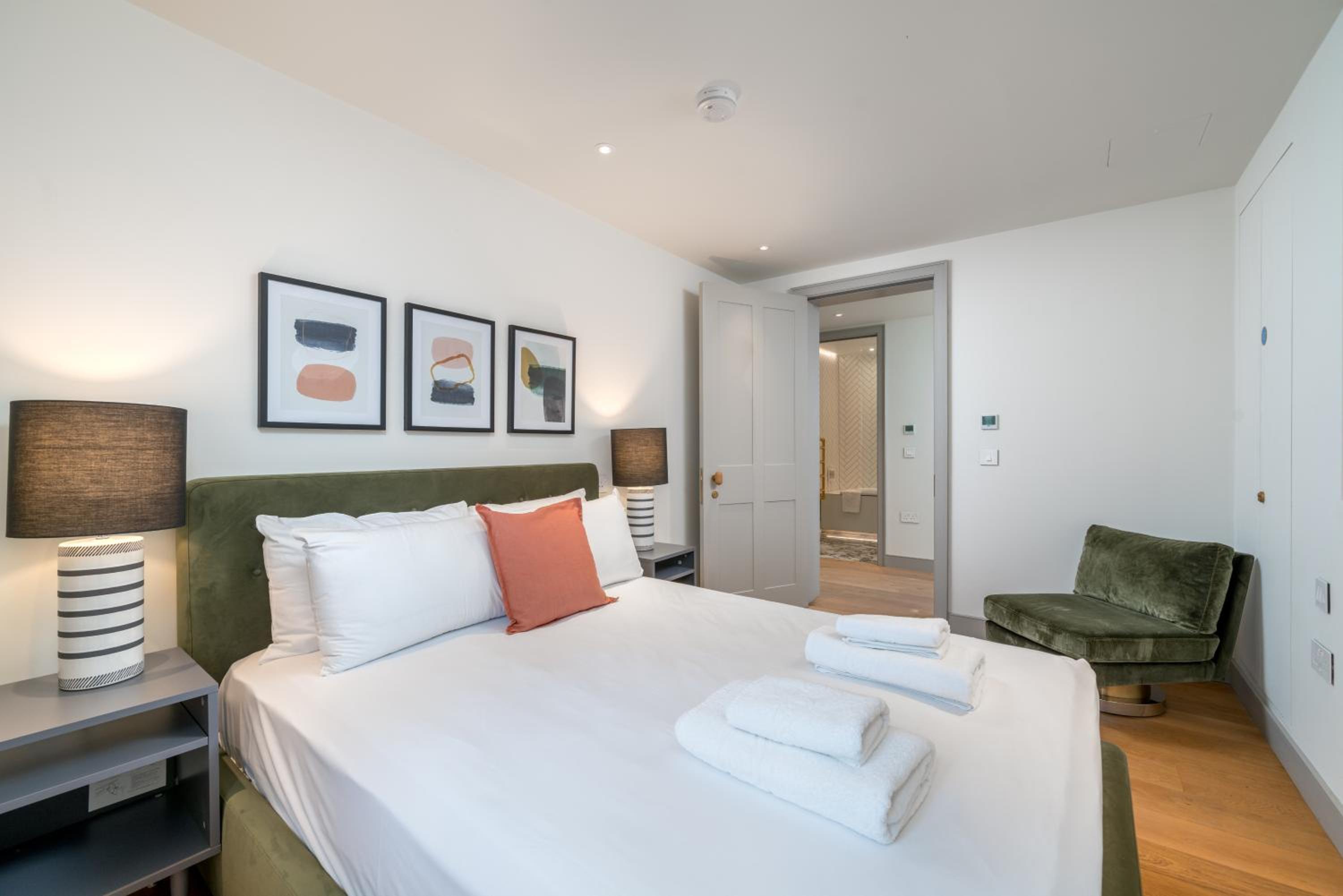 Luxury flats near Big Ben and London Eye