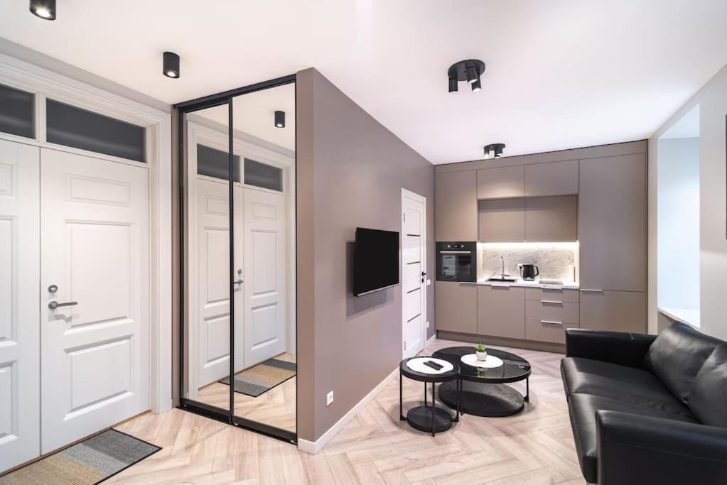 apartment with jacuzzi, old town