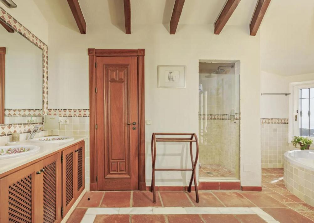 Breathtaking Villa near Estepona