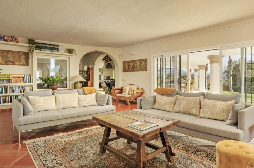 Breathtaking Villa near Estepona