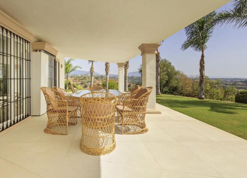 Breathtaking Villa near Estepona