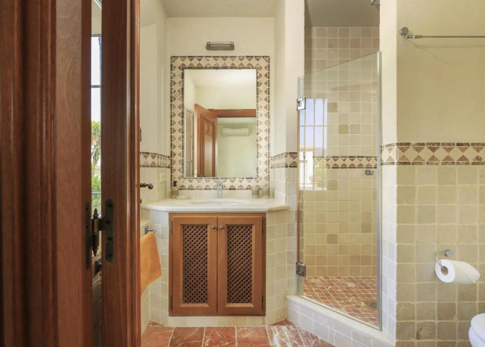 Breathtaking Villa near Estepona