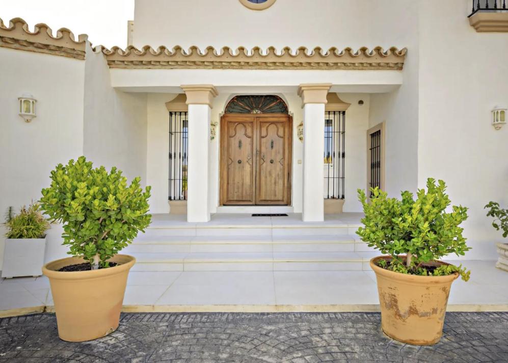 Breathtaking Villa near Estepona