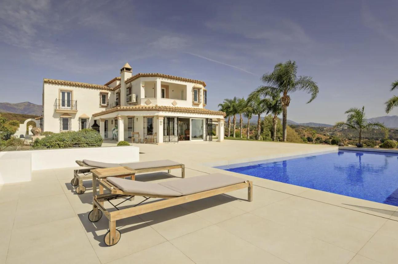 Breathtaking Villa near Estepona