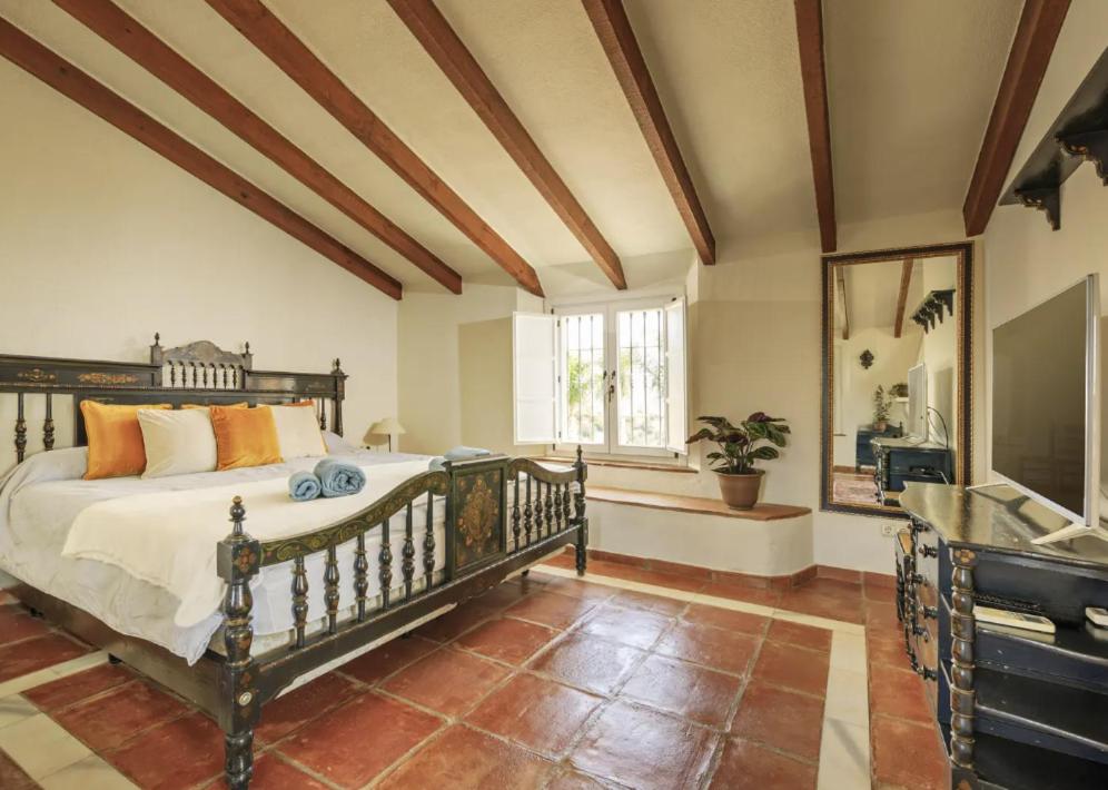 Breathtaking Villa near Estepona