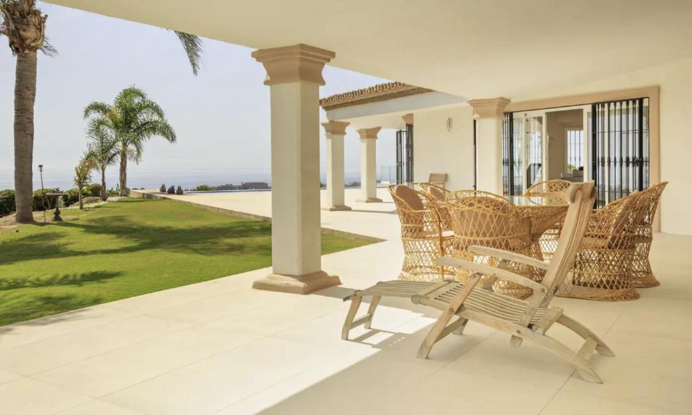 Breathtaking Villa near Estepona