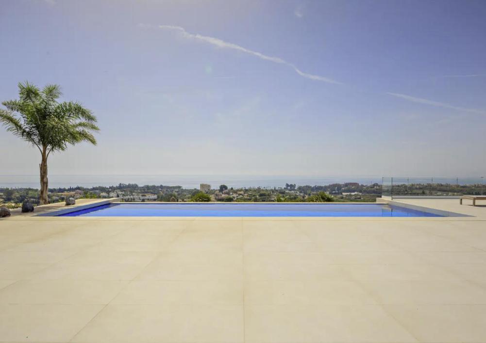 Breathtaking Villa near Estepona