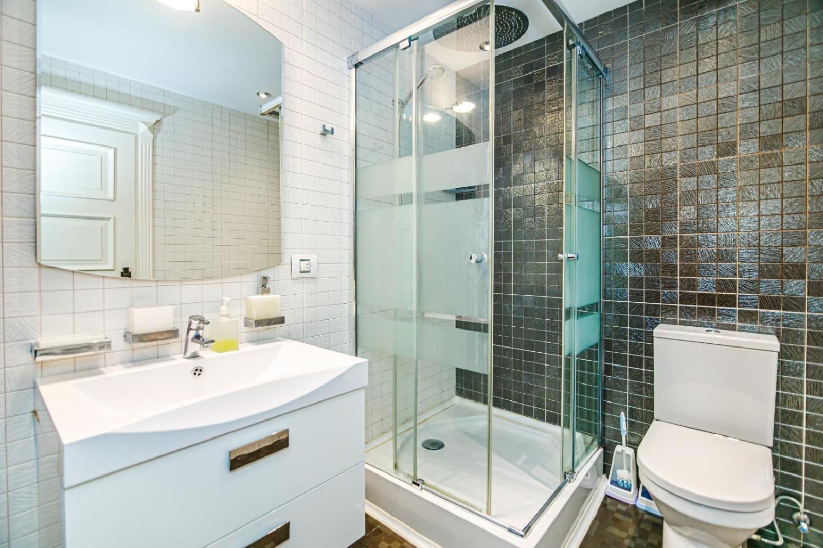 Premium Apartment Abu Park