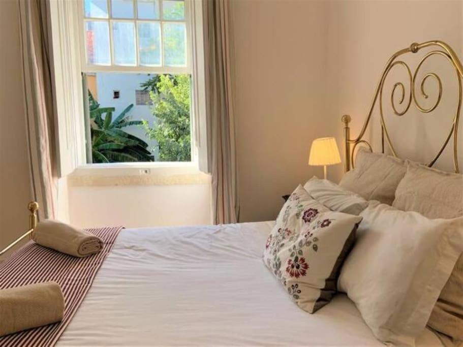 Stay as a Local! Santos Historical 6 Bedroom Apartment III view 5