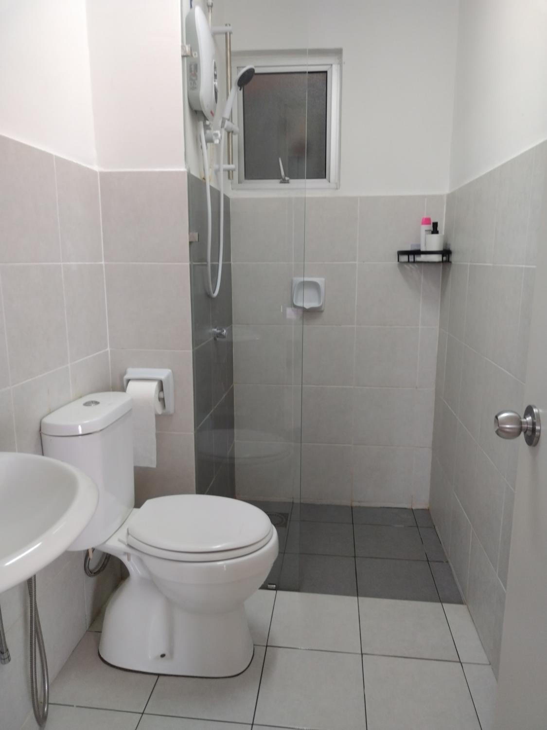 Mamaqarl Homestay near KLIA with Wi-fi and Transport