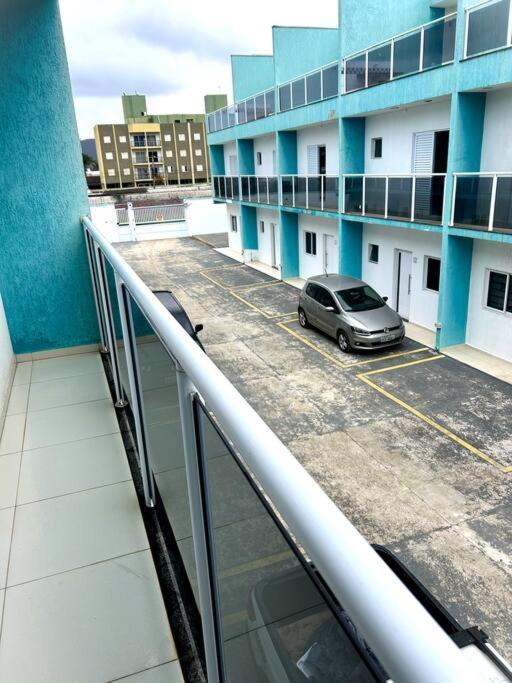 Apartamento novo próximo à praia
