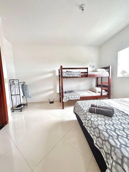 Apartamento novo próximo à praia