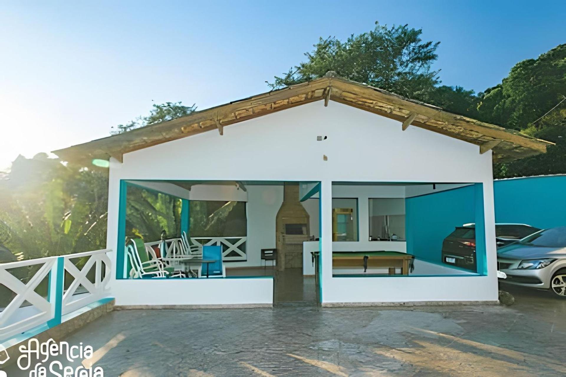 Casa costeira com vista e área gourmet no Borrifos