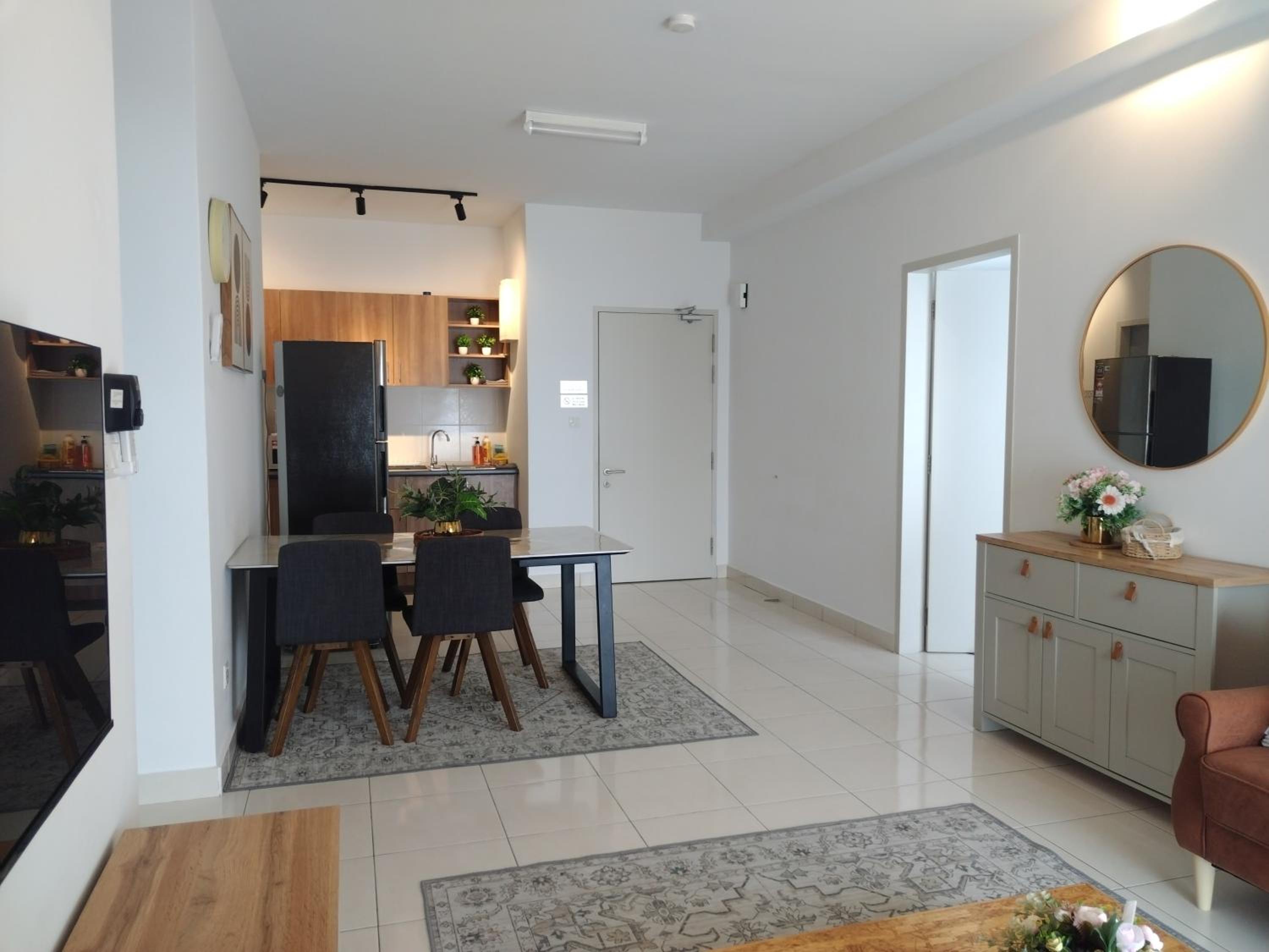 Mamaqarl Homestay near KLIA with Wi-fi and Transport