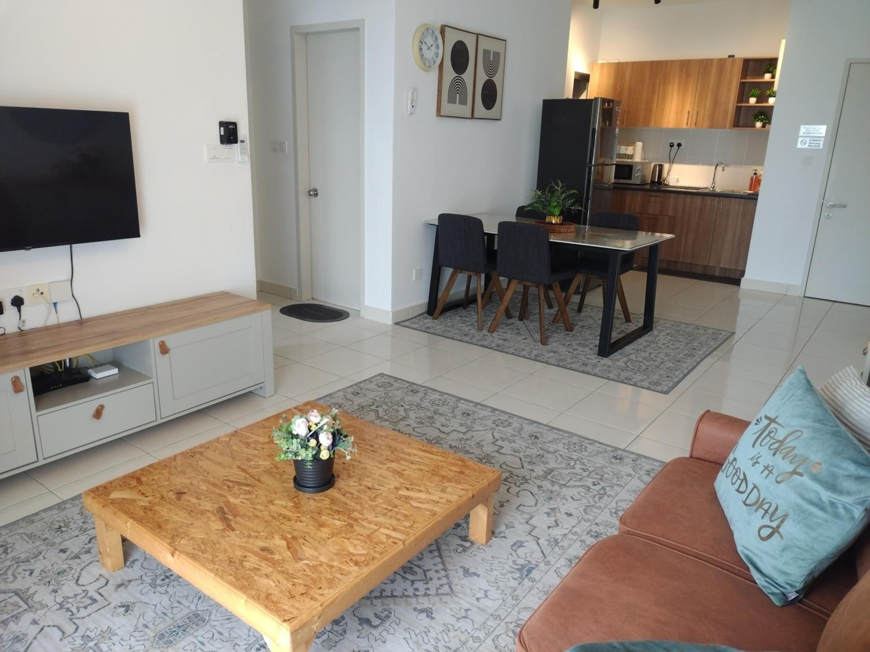 Mamaqarl Homestay near KLIA with Wi-fi and Transport