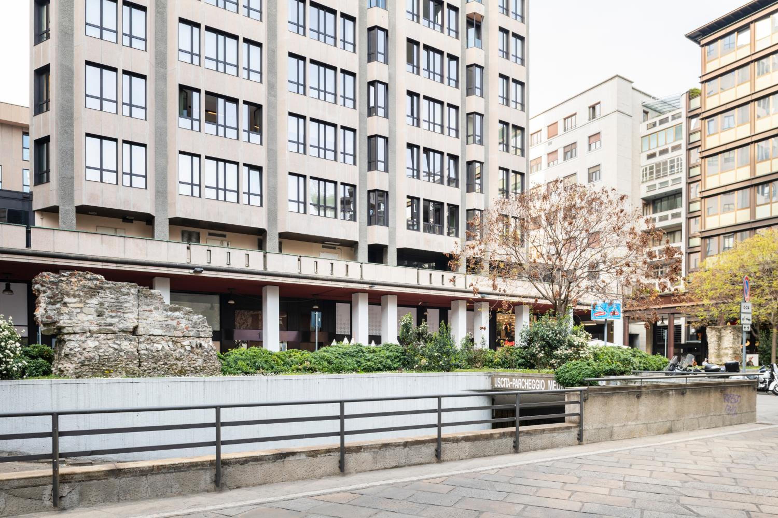 Easylife - Milano - Corsia dei Servi 11 P3 - Duomo